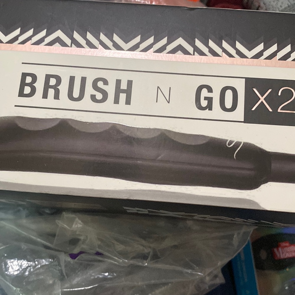 Brush N Go Straightener
